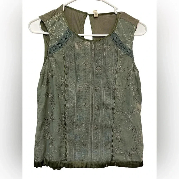 Tiny by Anthropologie Addison embroidered green top - Picture 1 of 10